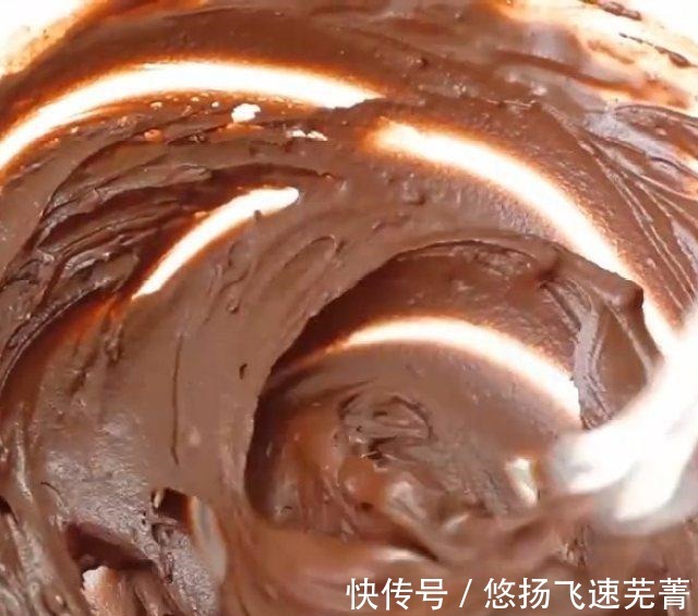 混合|颜值非常高的斑马纹酸奶蛋糕，吃起来非常柔软！