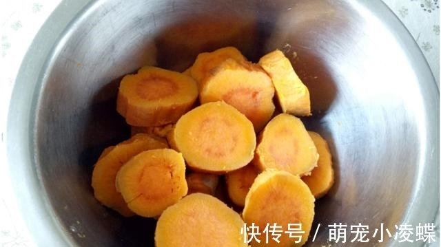 香甜|1个红薯1碗糯米粉,3分钟做出秘制小零食,香甜软糯,全家抢着吃