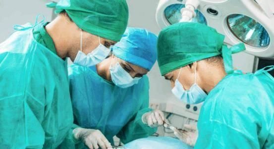 方女士|36岁孕妇进产房前要大便, 幸好医生阻拦保得母子平安