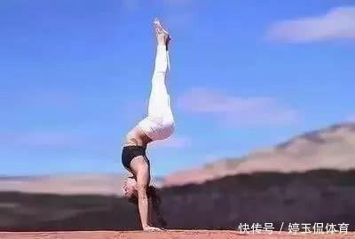 手臂|倒立是最高级的保养 , 5分钟教你学会手倒立,让你年轻20岁