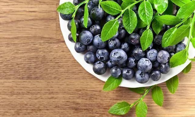 一个小动作，坚持不到6秒，说明早衰了，若能超过10秒，易长寿