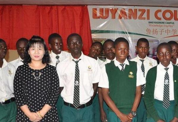 清华!25年前,清华才女远嫁非洲,给黑人生下3儿1女,她如今过得好吗