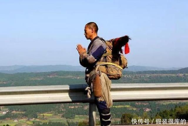 通慈法师:身穿百衲衣,三步一叩拜,苦行八年,只为心中大愿