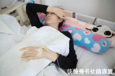 牛奶|常喝牛奶查出骨质疏松?医生提醒:想要骨头好,2种食物劝你少吃