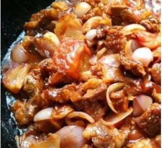 做这道菜的时候加入几个西红柿,好吃又下饭!