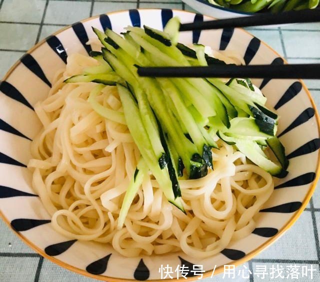 油泼辣子|家常凉面,酸香微辣,美味可口!