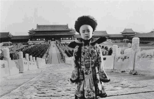 偶遇|溥仪晚年在故宫偶遇一老头，脸色顿时一变，老头：别怕，不杀你