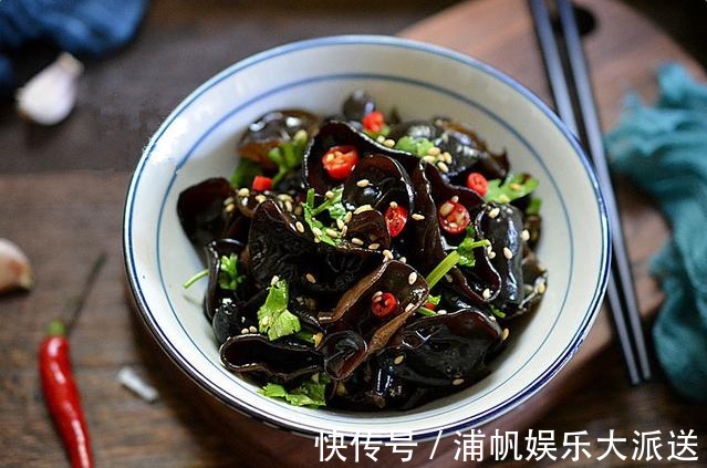 教你做一道凉拌菜，酸甜可口，下饭又下酒