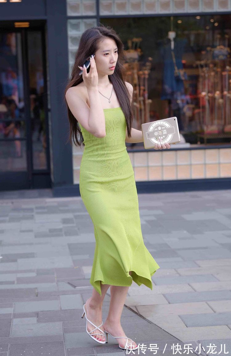 造型 贴身束腰的连衣裙,才能造型美感进阶,比例也好