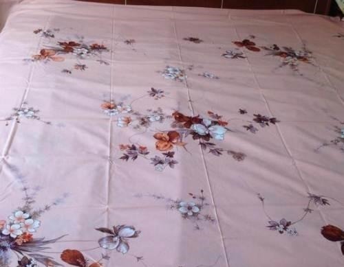 家里这种床单可不要扔了,比古董还要值钱,聪明人一早就知道了