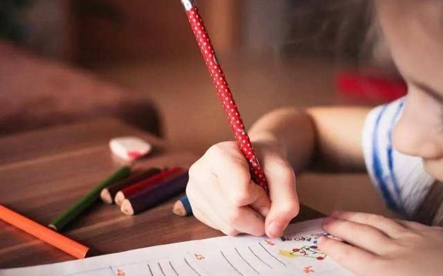 老师|小学生作文《热死了》火了，老师哭笑不得优秀，我拜你为师吧