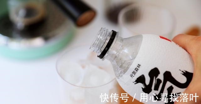 水蜜桃|甜甜的蜜桃搭配冰咖啡,美味可口,颜值高制作还简单!