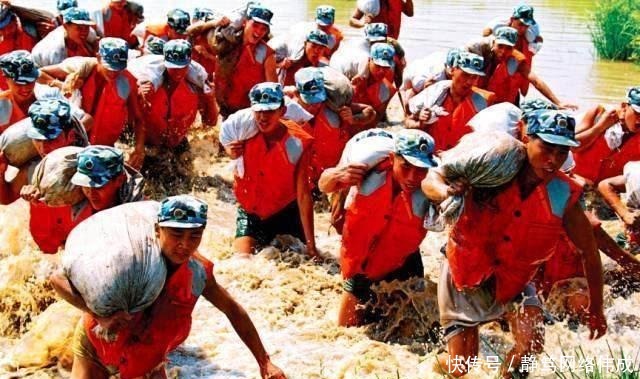 98年特大洪灾中,7岁女孩江珊抱树9小时终获救,如今怎样了?