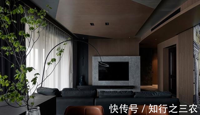 吊顶|139㎡工业风四室,三色拼木饰面+几何吊顶的趣味设计!