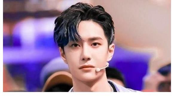 王一博|新一期《天天向上》開播，王一博如約回歸，汪涵剃掉了絡腮胡