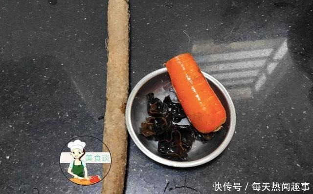 这三样素菜一起炒，秋天吃它特营养，我家一周吃3次，次次都光盘