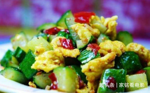 美食推荐红油猪耳朵,蒜蓉粉丝蒸娃娃菜,鸭肉炒腐竹,剁椒黄瓜