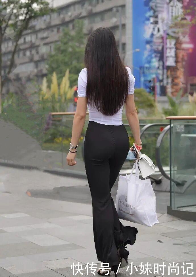 街拍“打底裤”过时了,你还在穿吗真正见过世面的女性都这么穿