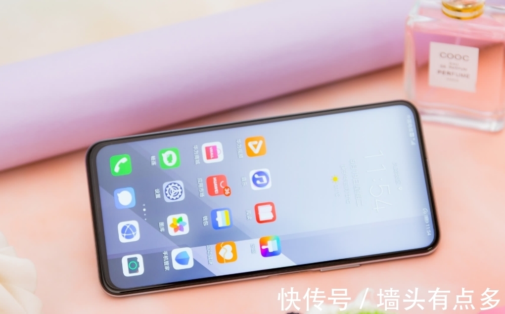 像素|从2399跌至1799元,中端机跌进千元机市场,荣耀热销机加速退场