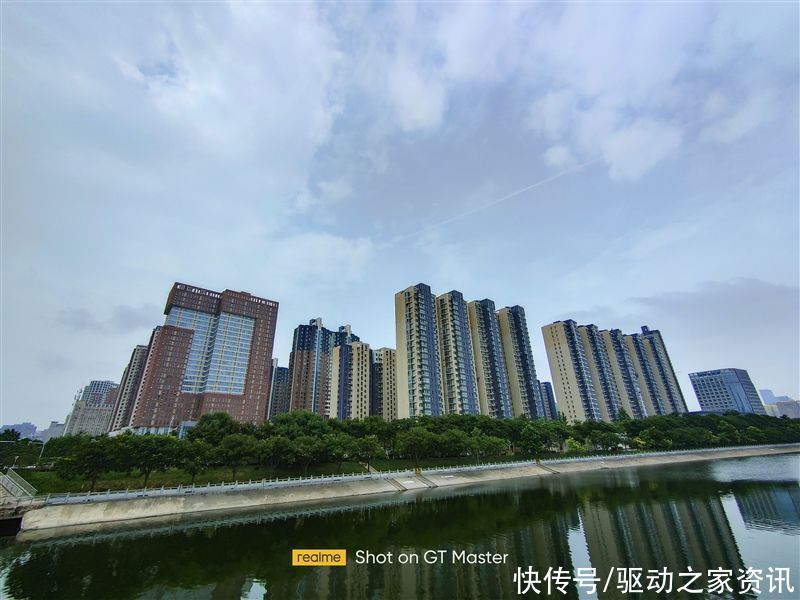 大师|realme真我GT大师探索版评测：2021旗舰质价比之王、有颜值还能打