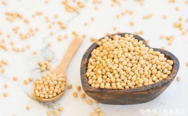 喝茶能降低尿酸很多人都不相信,提醒这种水果同样可以试试