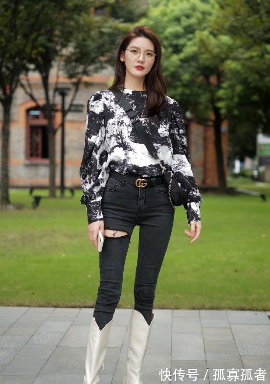 过膝靴失宠了,今年流行紧身裤+中筒靴,专