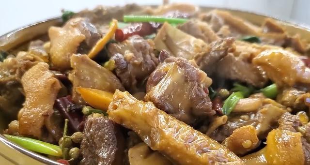 我家|鸭肉我家10次有9次这样做,麻辣爽口,胃口大开,吃完直呼过瘾