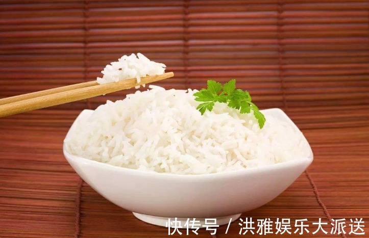 外行|蒸米饭,外行才只用清水!多加2样,松软清甜,颗粒分明,格外香