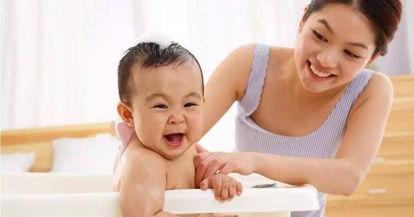 木瓜|25岁宝妈一天下奶800ml,医生:学会四多二少,奶水充足不用愁