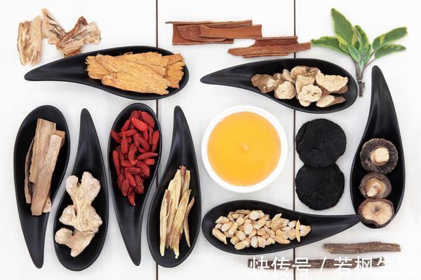 护肝|枸杞泡水搭5样,润肺护肝,养生效果可翻倍!秋冬喝正合适