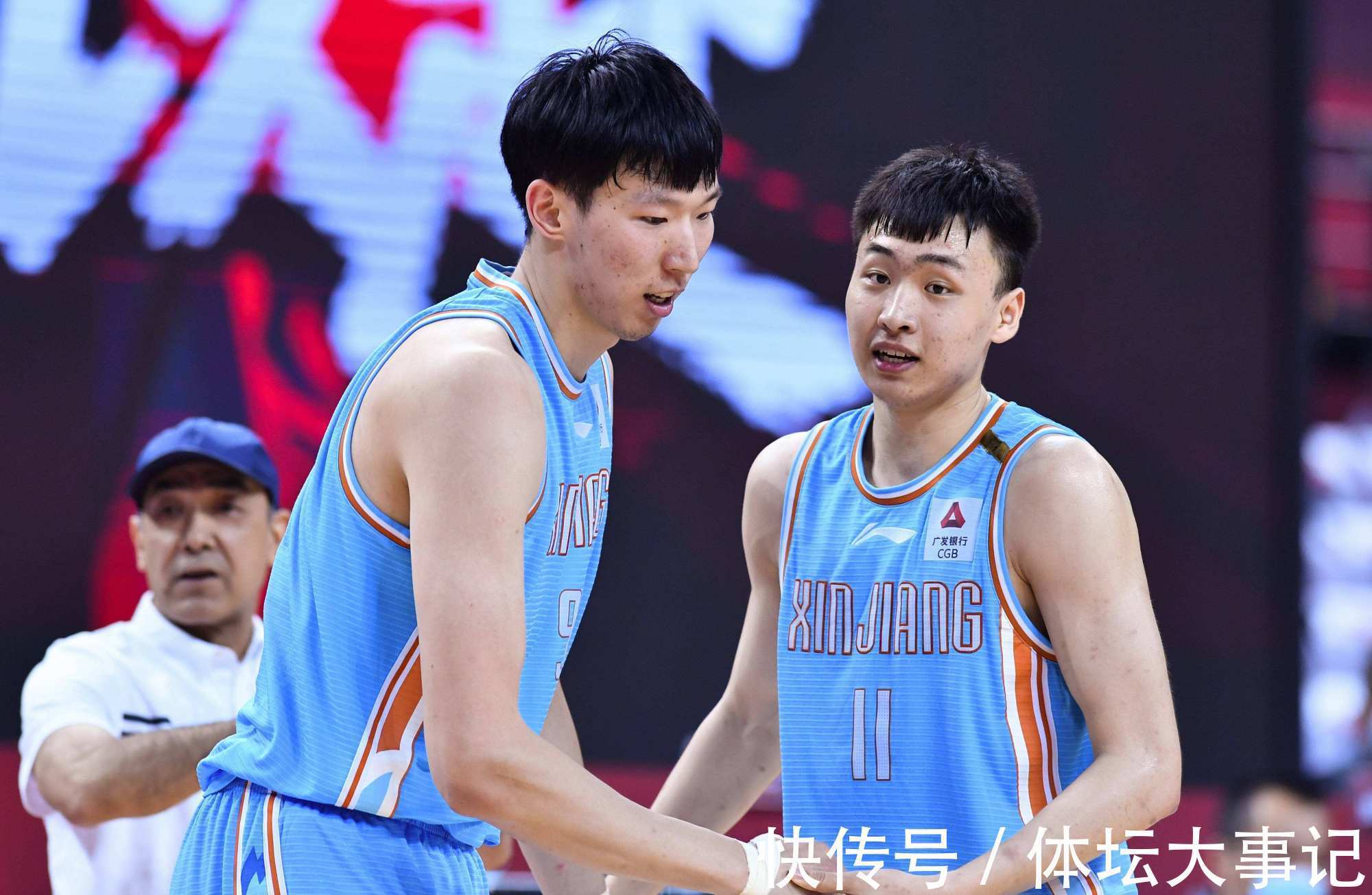 陈林坚|离不开好中锋,3名CBA球员下滑明显,除了齐麟,福建队长三分失准