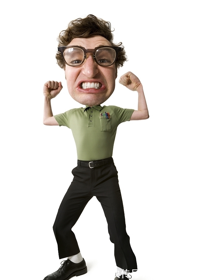 |笑话：爷爷忘记接孙子，小孩看到爸爸妈妈来了，妈妈：这孩子多像