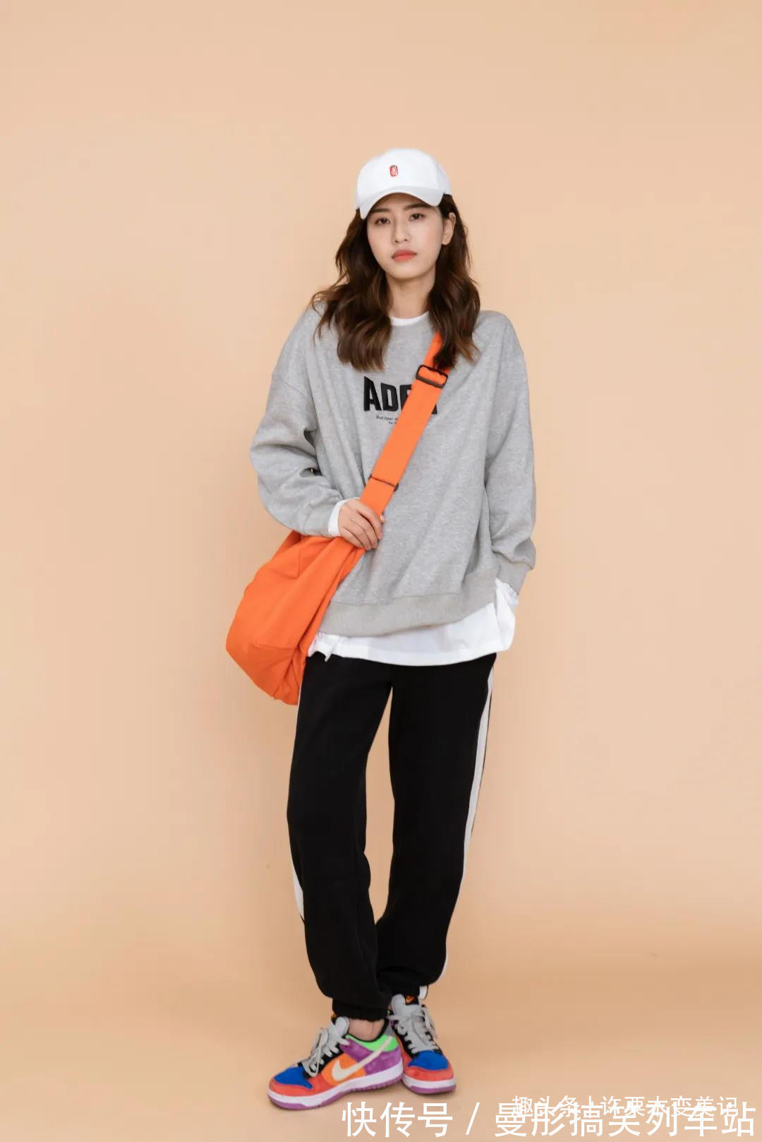 包包 今年流行“1+1”穿搭,时髦显瘦还优雅,笑笑博主都在穿!