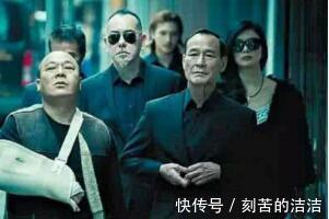 他自愿帮黑帮坐牢, 最后却叫黑帮叫苦不迭