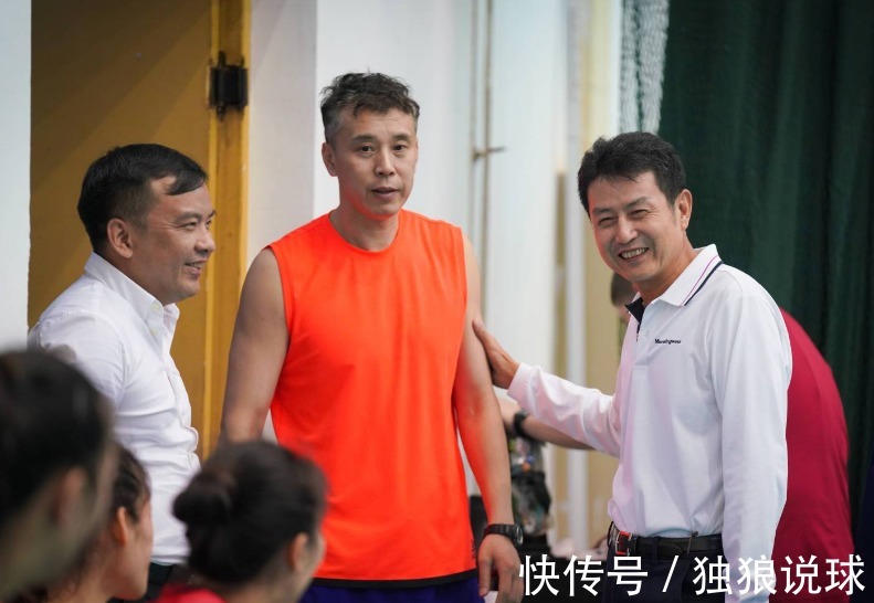 蔡斌|女排主帅剩下一人符合条件!竞选要求有点苛刻,直接排除80%的教练