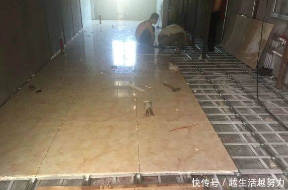 装修|新房装修,老师傅直接铺满一地的骨架贴瓷砖,还说很多人没见过!