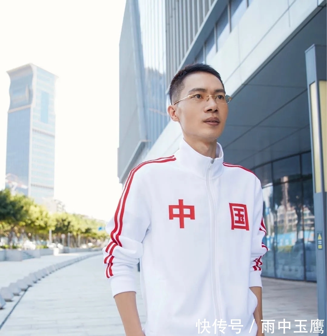 直播带货界新内卷，虚拟偶像成美妆博主，鸿星尔克却每天掉粉1万