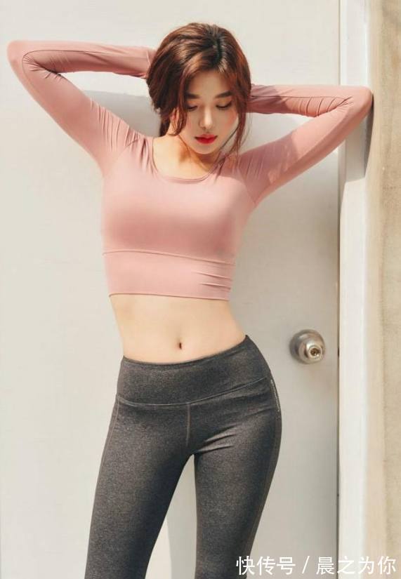 时尚 美丽大方的打底裤美女,散发着浓郁的时尚气息,充满女神气质!