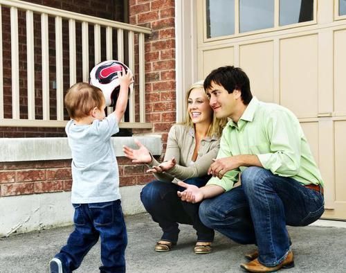滑梯|孩子为什么见了东西就扔?孩子背后这些心理暗示,我们要知道