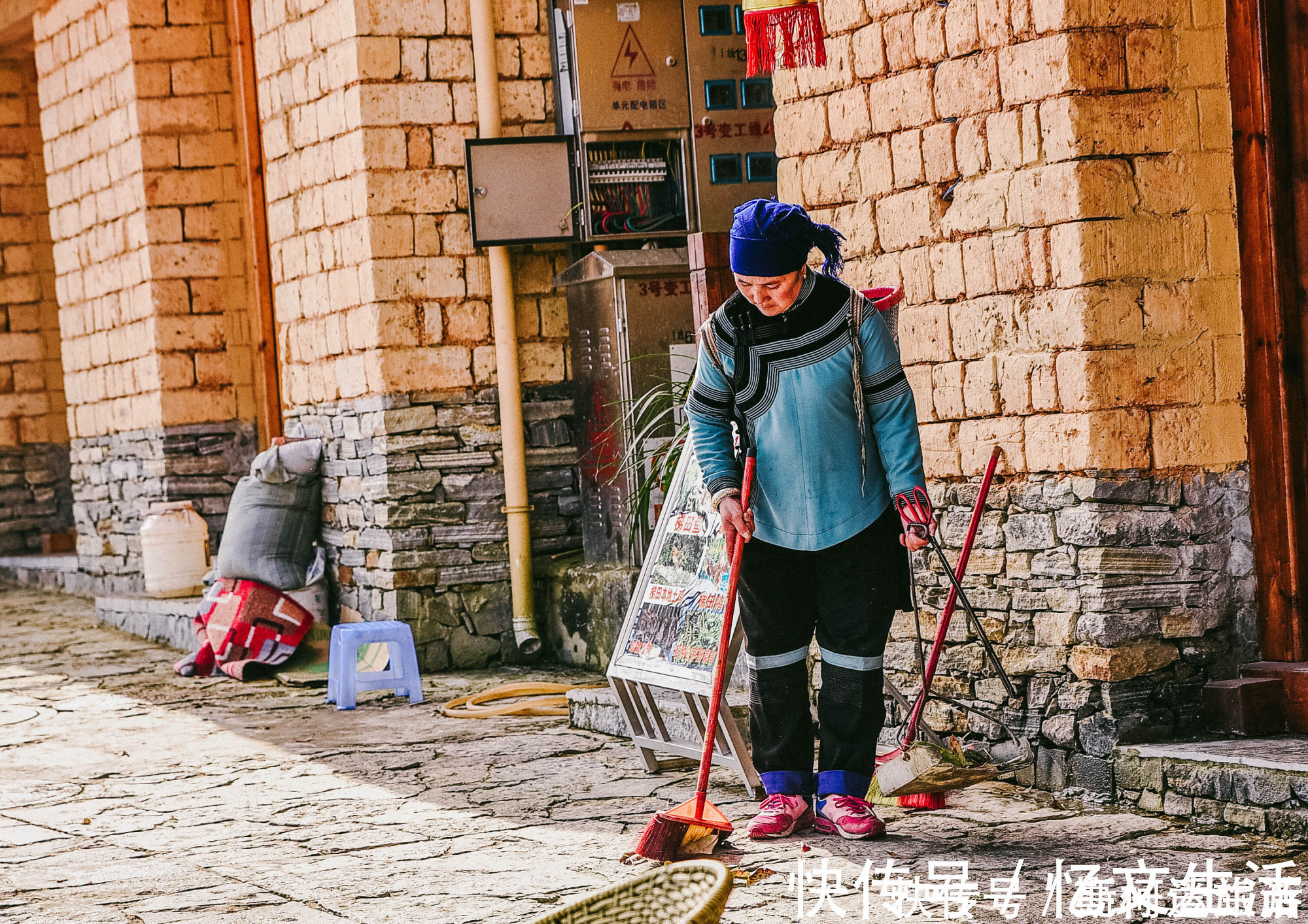 元阳县|中国最大梯田，3700阶梯田像直插云海的天梯，游客：第一次见