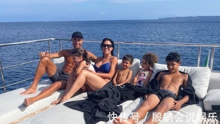 C罗|乔治娜喜获双胞胎,C罗选择她另有原因,球迷评论欢乐多