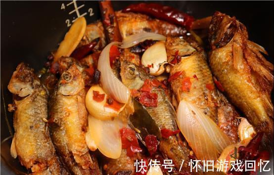 电饭锅|小鱼不要只会油炸,教你秘制新吃法,骨酥入烂入口即化,太香了