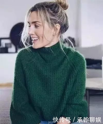 今年最火的高领毛衣，这样穿才够美！