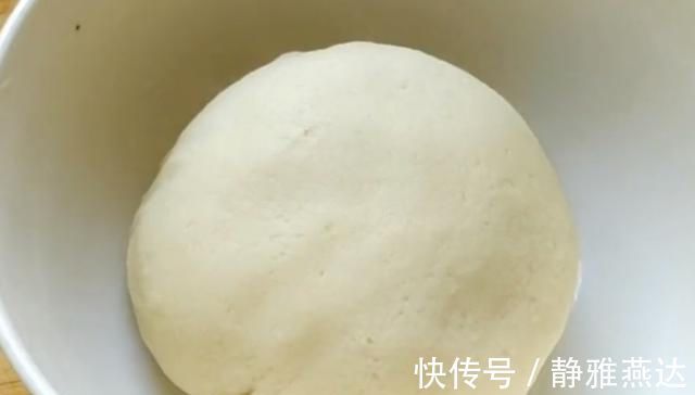 面粉|1碗面粉倒进开水锅里,瞬间变美味,孩子吃完还想吃,做法超简单