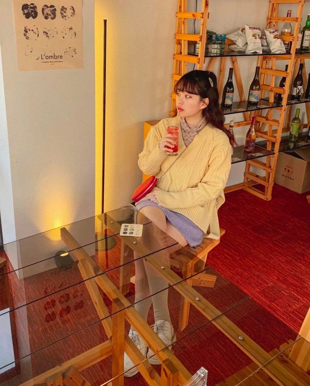 蕾丝|黑白灰穿腻了？今夏这6组彩色穿搭超显白，回头率100%