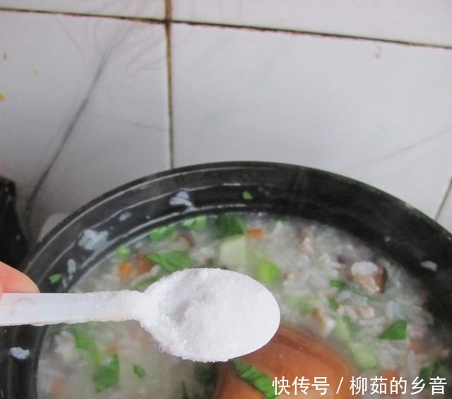 挑战30天早餐不重样,第一天,暖暖的杂蔬瘦肉汤跟寒潮更配哦!