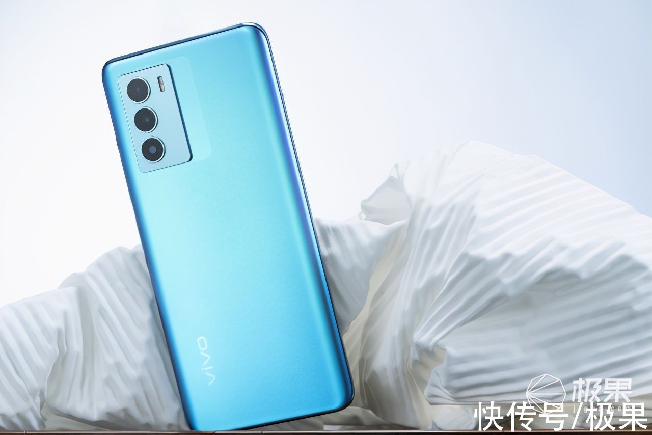 t1|vivo T1真机上手：骁龙778G+5000mAh大电池，1799售价很亲民