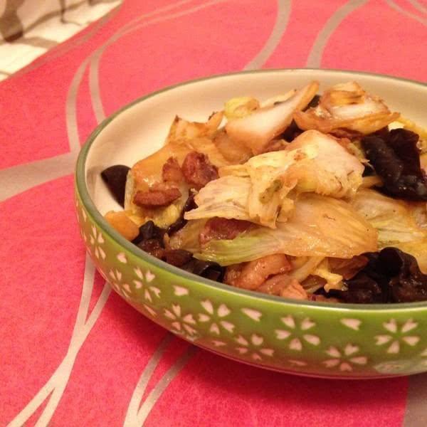 美食推荐木耳白菜炒肉片,葱烧羊血,凉拌小油菜的做法