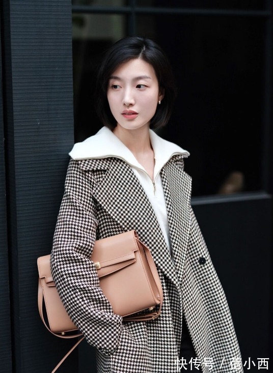 紧身裤|收起你的卫衣!瞧今年早春流行的“长风衣”,这样搭配回头率100%