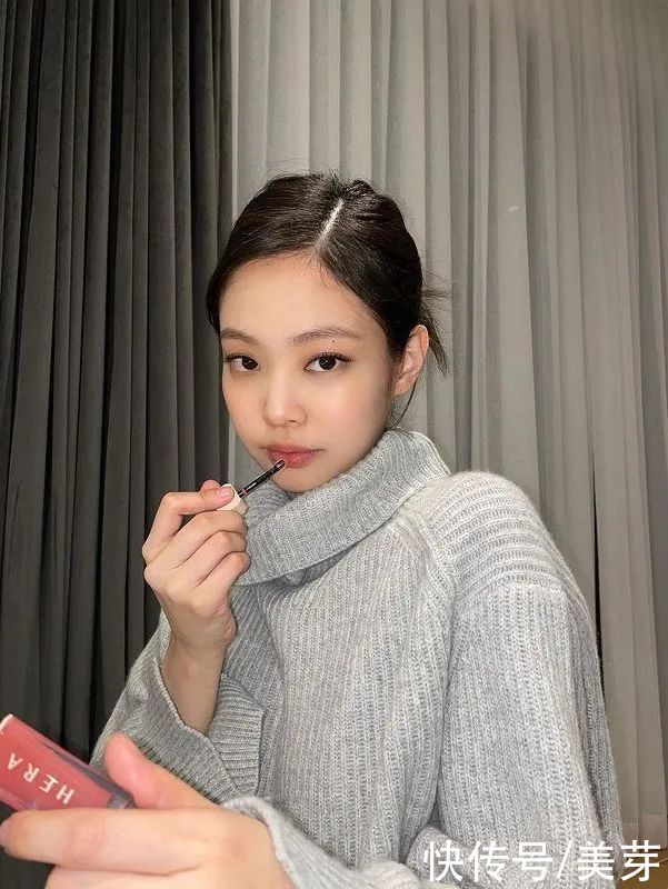 大衣里面穿什么？这4款绝美内搭，让你时髦一整个冬天